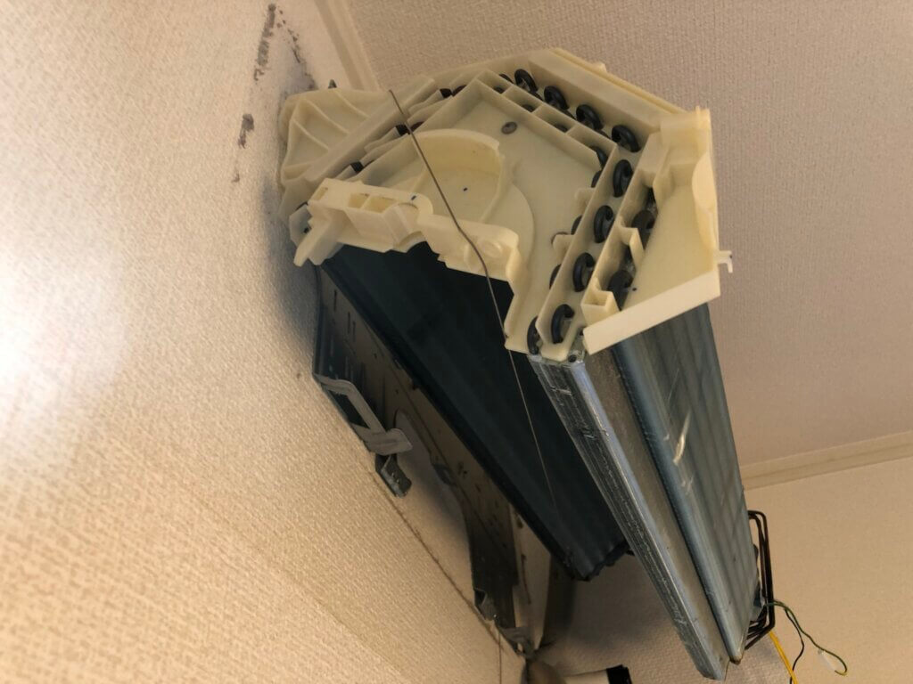 福岡市中央区でエアコンクリーニングDAIKIN  (AR63WRP)